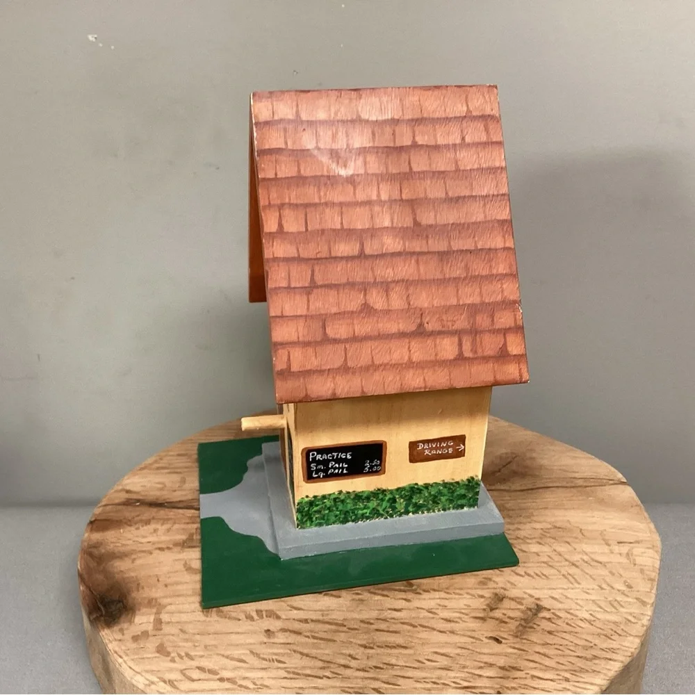 🟢 Vintage & Hand Painted - Solid Wood & Golf Themed Birdhouse - Very Unique - Picture 3 of 14